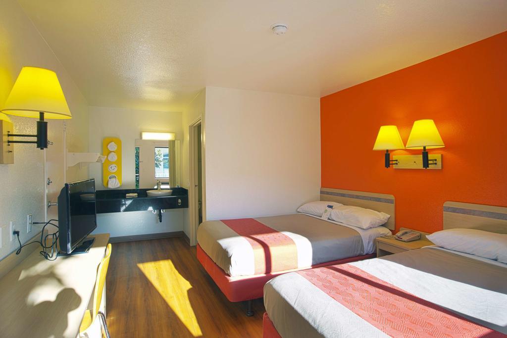 North Charleston Lodge Екстериор снимка